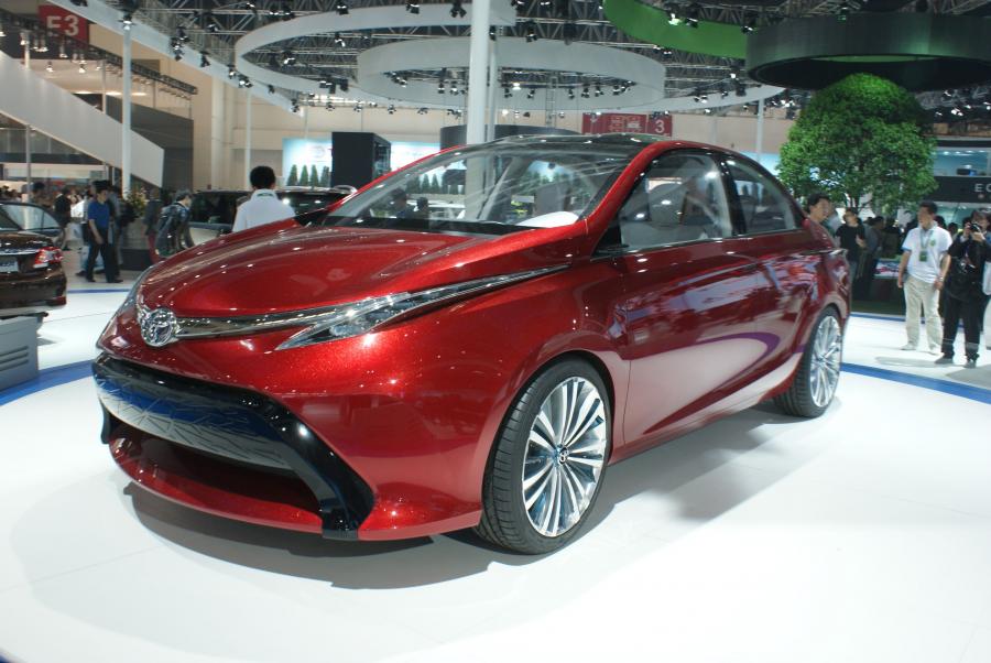  Toyota Dear Qin Sedan 2012 года  (фото 3 из 4)